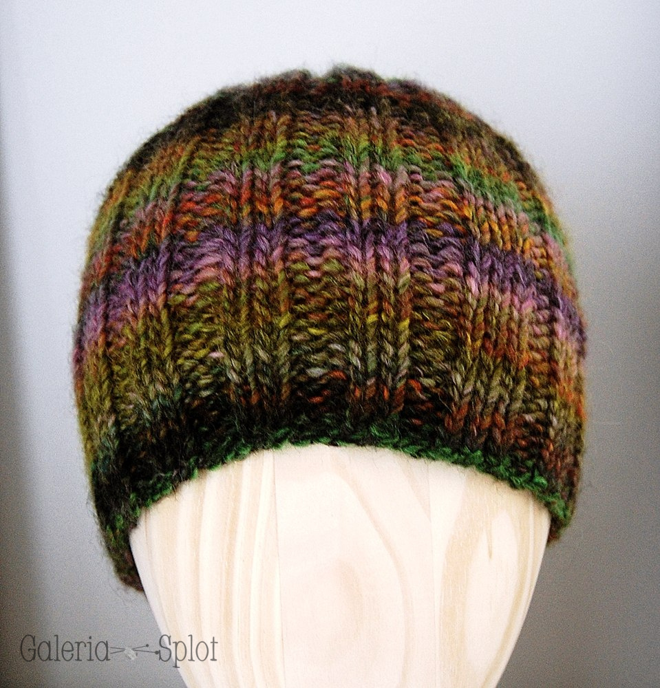 kolorowa czapka odcienie zieleni, fioletu 118