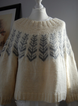 luźny sweterek w norweski wzór