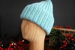 Czapka gruba wywijana jasny turkus