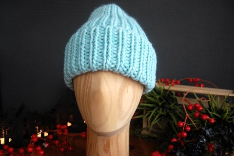 Czapka gruba wywijana jasny turkus