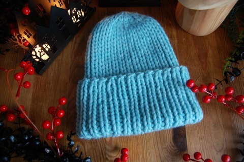 Czapka gruba wywijana jasny turkus